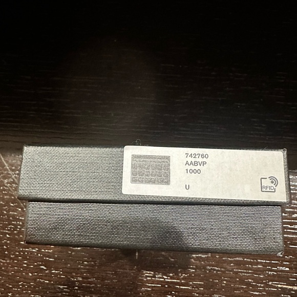 Saint Laurent Beige Card Holder with Gold Logo - Picture 5 of 5